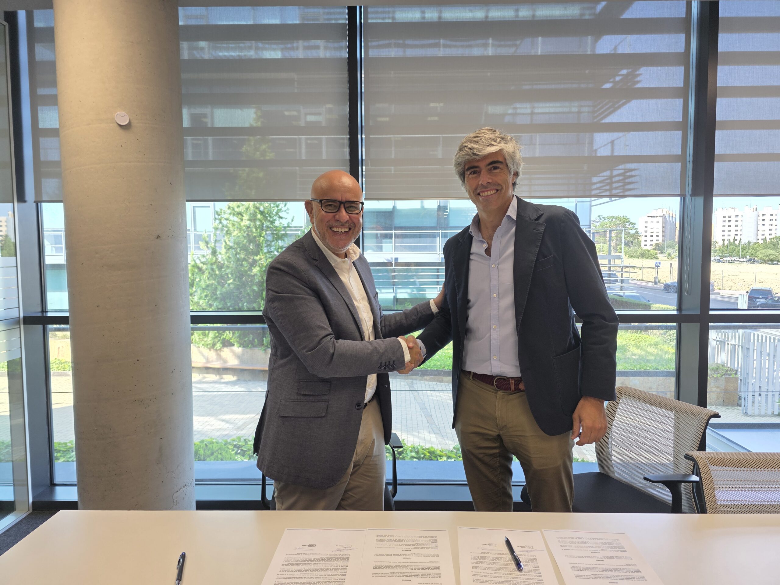 Firma acuerdo IFMA España y OBBIO Firma acuerdo IFMA España y OBBIO